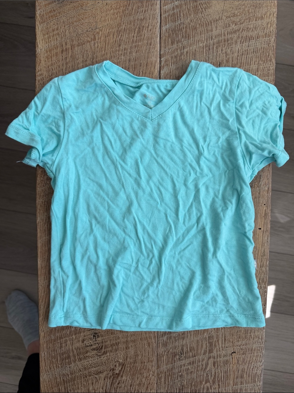 Kyte BABY 3T robin blue V-Neck Short Sleeve Tee